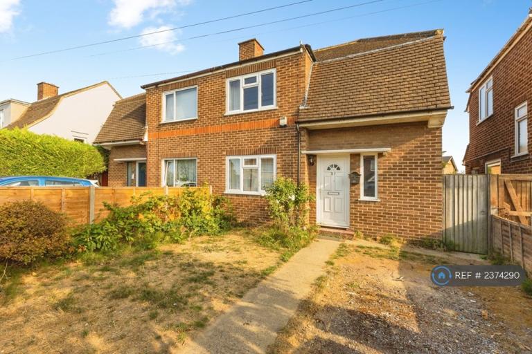 4 bedroom house in Greenfields Road, Reading, RG2 (4 bed) (#2374290)