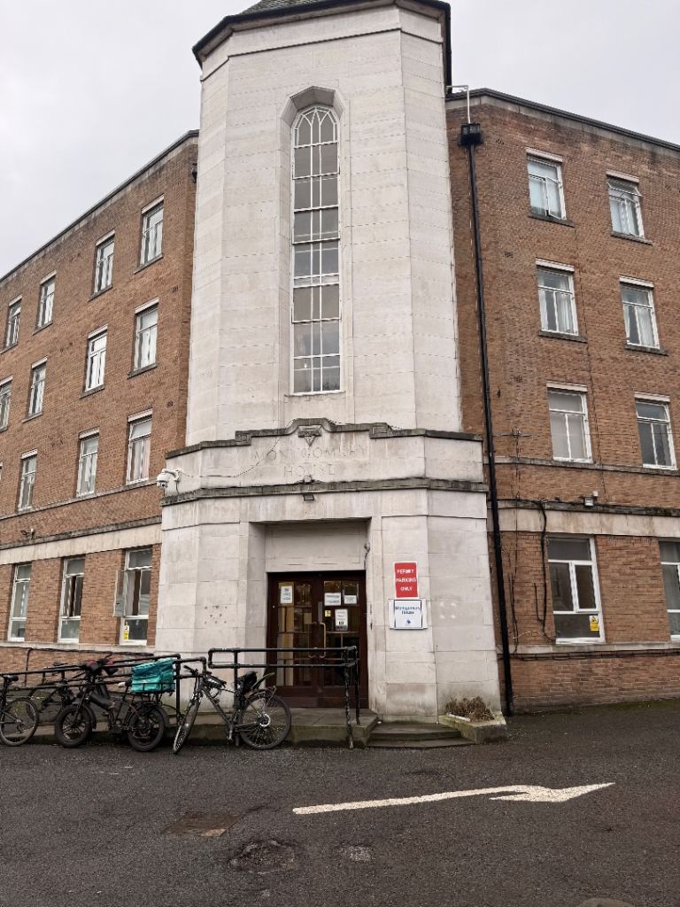 Spacious and cosy double bed room for rent in M16 8PH