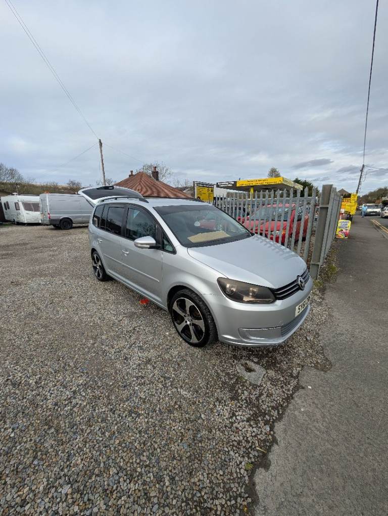 Volkswagen touran.. 7 seater.. 