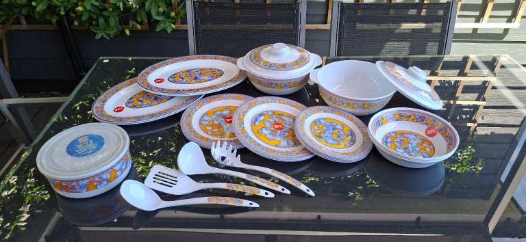 Picnic BBQ garden outdoor plates bowls tableware