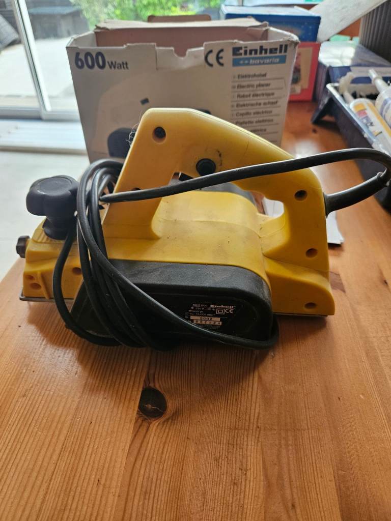 Electric planer