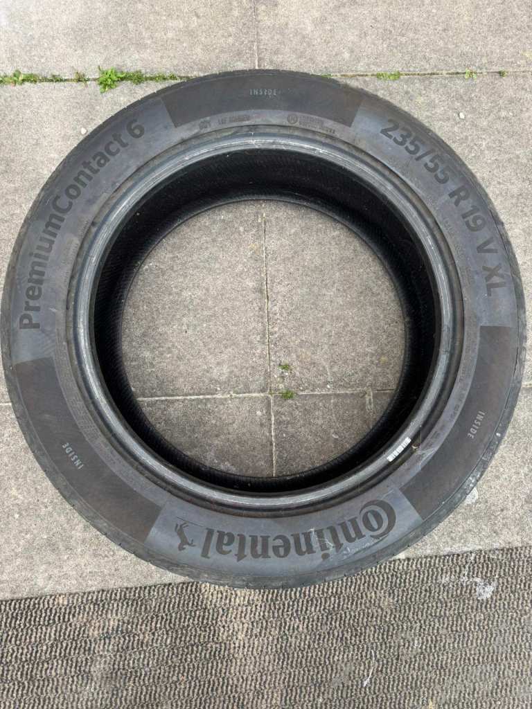 Continental premium contact 6 tyre 235 55 19 good thread 6mm plus