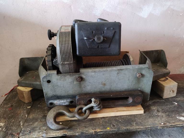 Warn winch model 8274 ,  12v