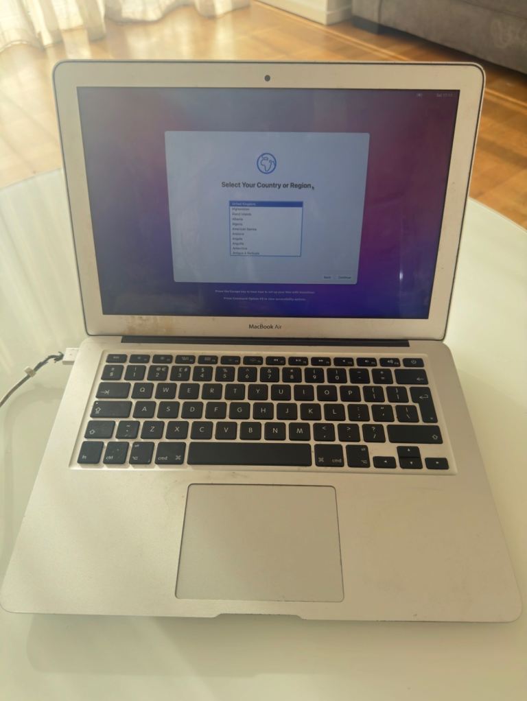 Apple MacBook Air 13” 2017 – i5/8GB/128GB SSD – Battery Fault