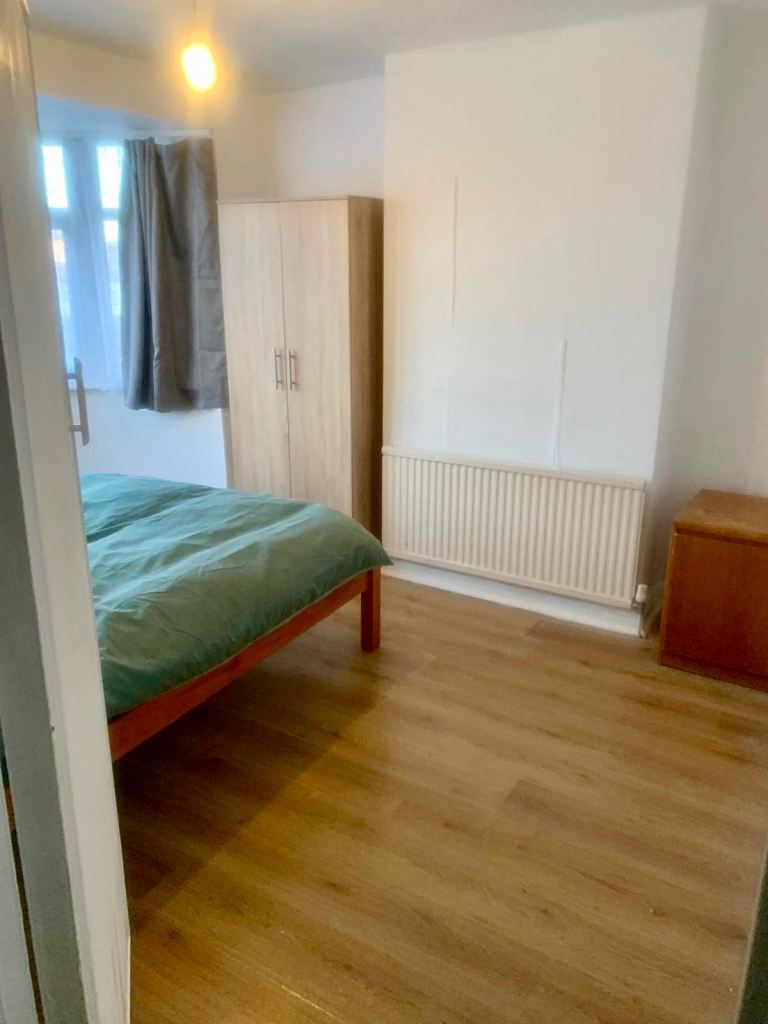 Rent *** Double Room close to Alperton Tube Station