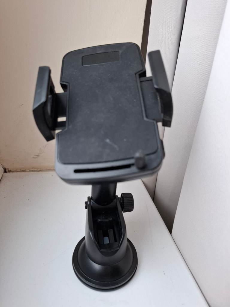 Car Phone Mount Universal Smartphone Holder