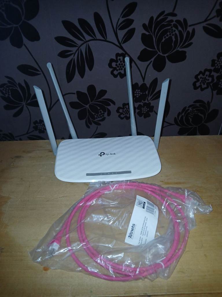 TP LINK AC 1200 pduel band WI-FI router Booster