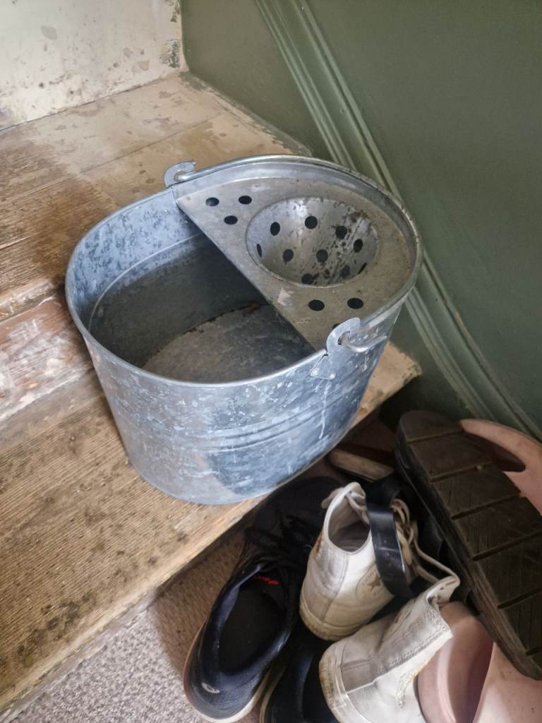 Galvanised metal mop bucket 