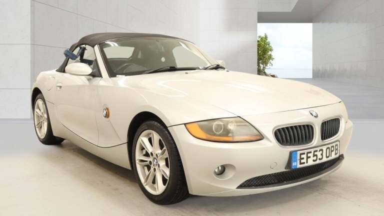 2003 BMW Z4 2003 2.2i SE CONVERTIBLE 6 CYLINDER FULL LETHER SILVER  CONVERTIBLE Petrol Manual