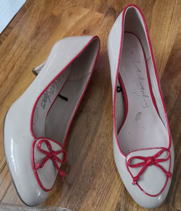 Woman Lovely Ladies Heels - M&S, -New  -Size 5