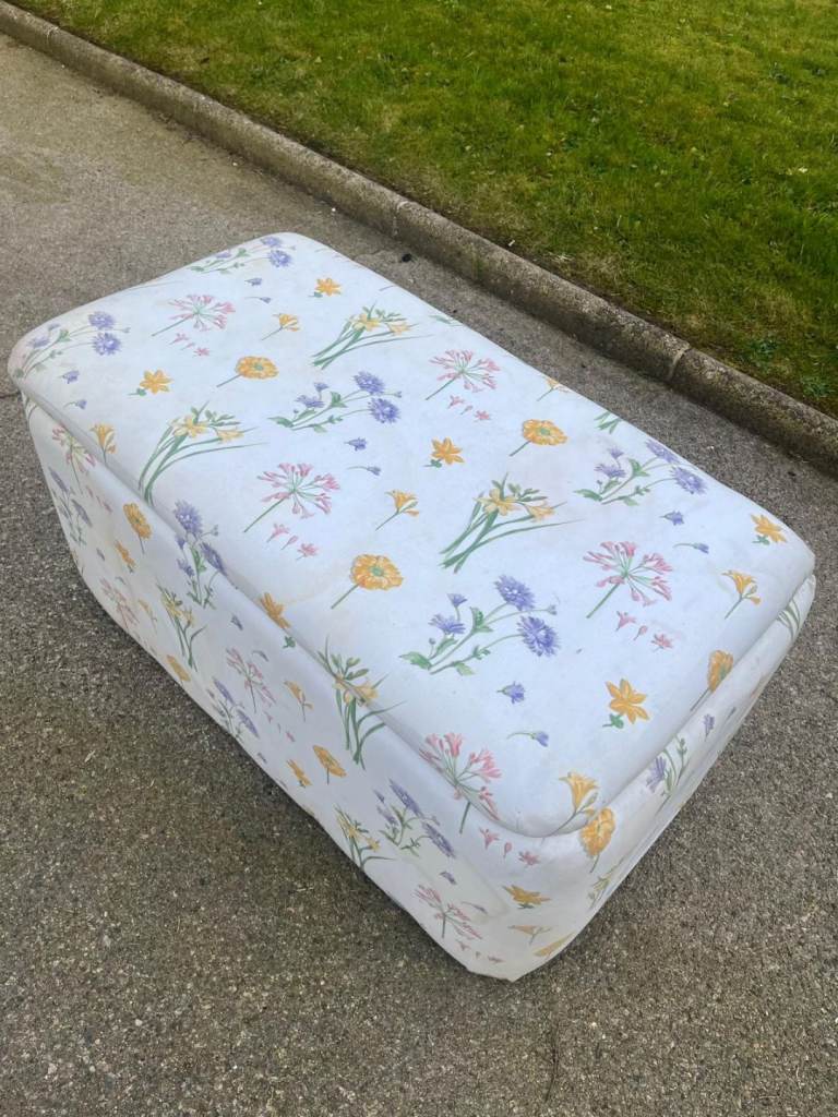 Velvet Ottoman Storage Box - Blanket Box, Toy Box With Tufted Chesterfield Design, Multiple Colors 10 thumbnail image