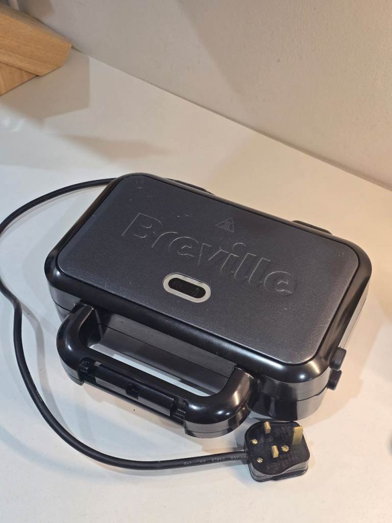 BREVILLE Ultimate Deep Fill VST082 Sandwich Toaster - Black