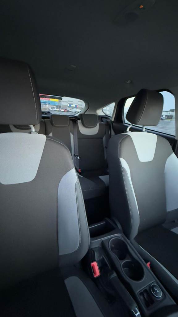 Ford, FOCUS, 1.0  Hatchback, 2012, Manual, 998 (cc), 5 doors