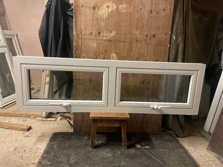 H 46.5 x W 159 cm - UPVC DOUBLE GLAZED WINDOW - CLEAR GLASS - GOOD CONDITION (REF: LJ189)
