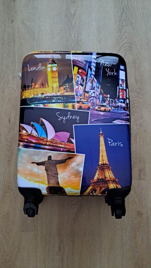 Smll hardshell suitcase.