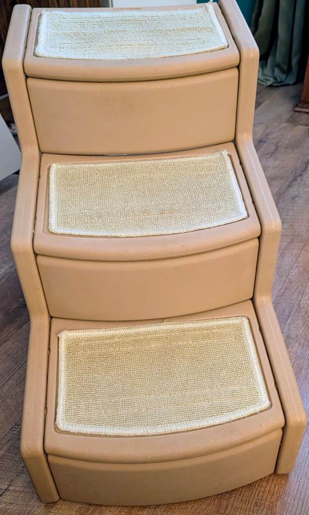 Pet steps
