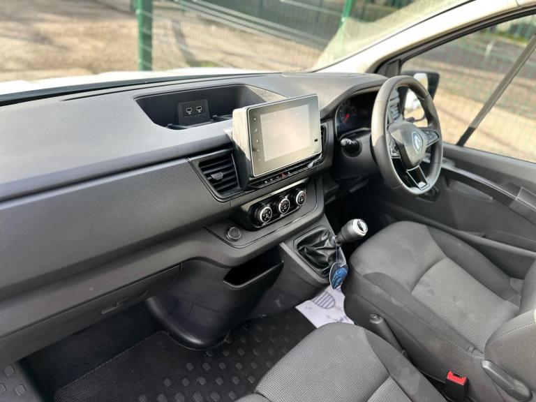 2023 Renault Trafic LL30 Blue dCi 130 Business+ Van PANEL VAN DIESEL Manual