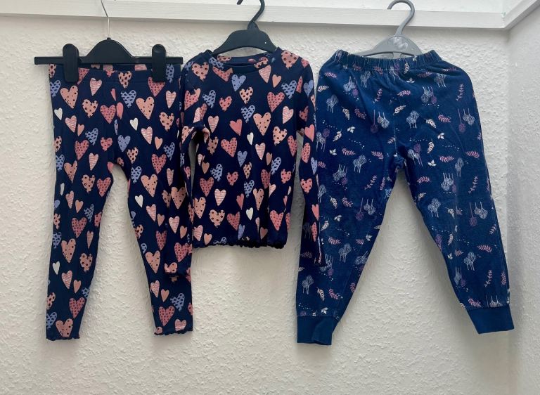 Girls Age 4-5 years Clothing Bundle   Tu