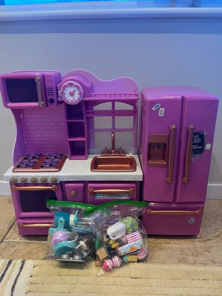 Girls Purple Toy Kitchen with Fridge & Accessories – Good Condition