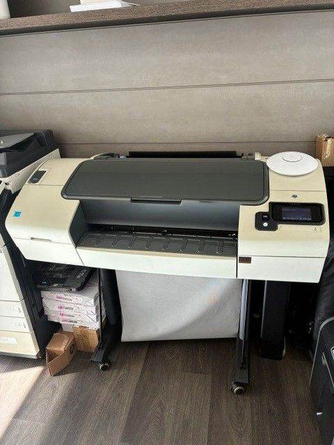 HP DesignJet T790 24in V4 Plotter Printer – Still Working