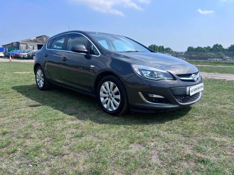 2015 Vauxhall Astra ELITE 5-Door Petrol