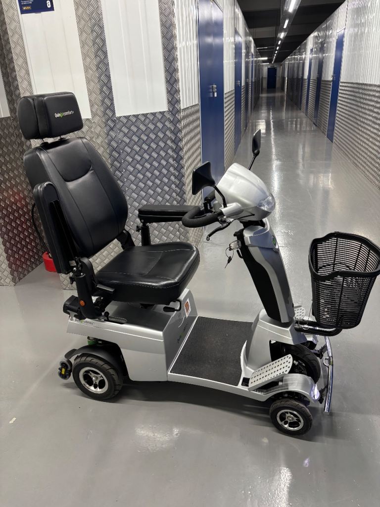 Quingo Vitese 2 mobility scooter 83 miles use ! Was £6000 