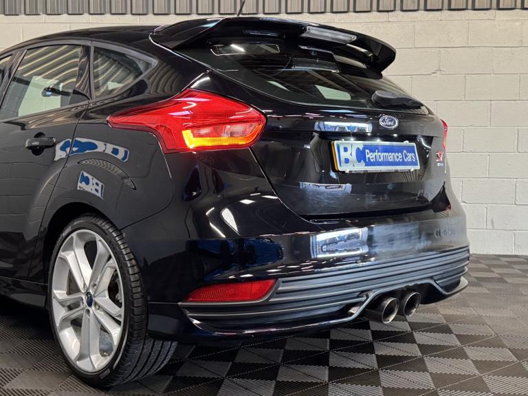 FORD FOCUS 2.0 T EcoBoost ST-2 Black Manual Petrol 2016