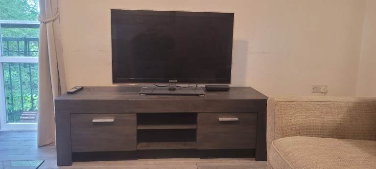 Tv stand 