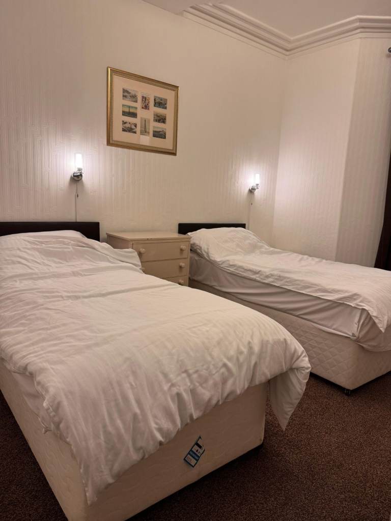 Monthly Rental Room: Double En-suite Room- £700 pcm