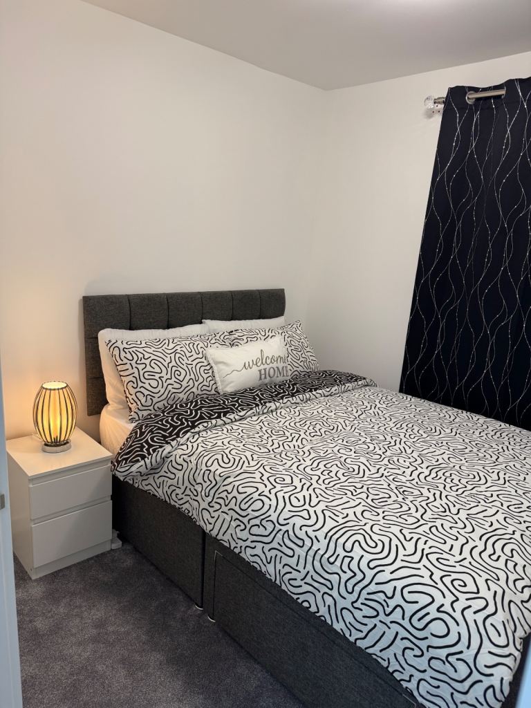 Very nice double & single rooms for rent in Paisley