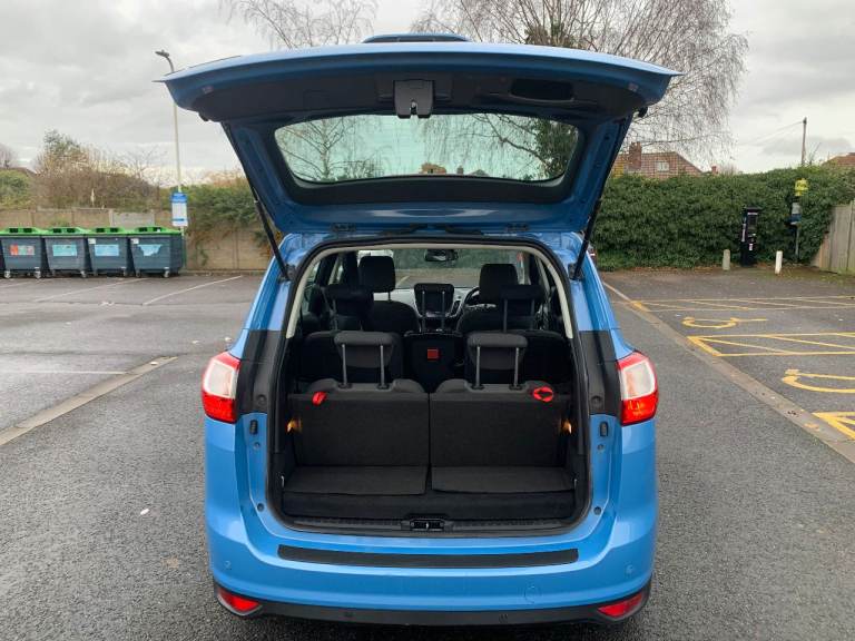 FORD GRAND C-MAX  2017  7 SEATER  NEW BELTS NEW SERVICE NEW  MOT WARRANTY GIVEN