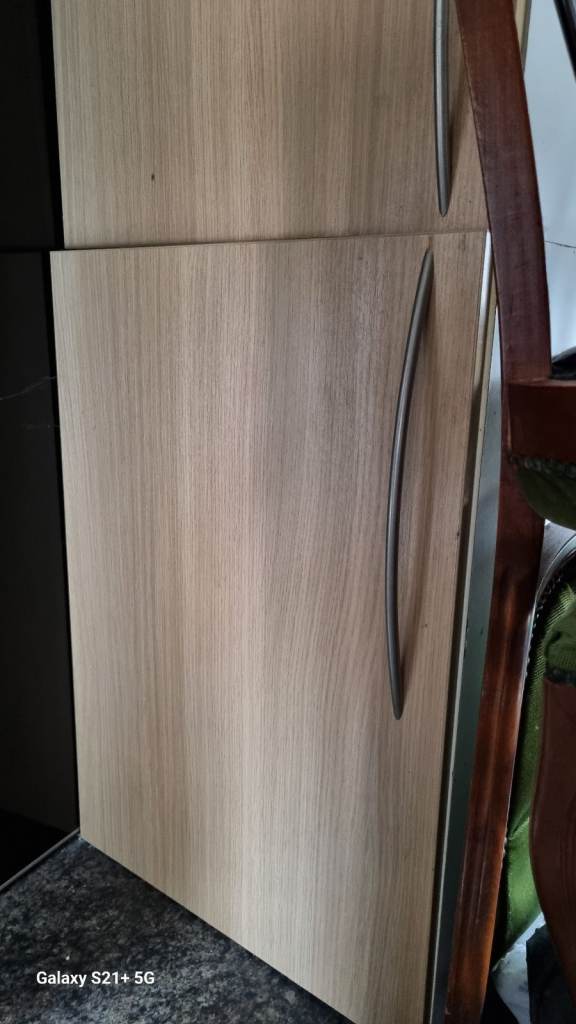 WALL KITCHEN CABINETS 