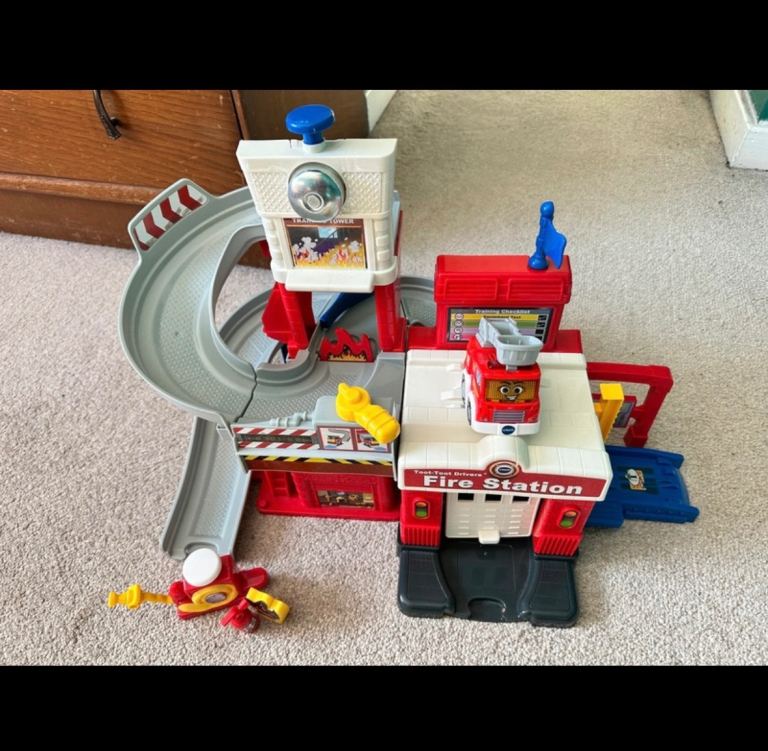 V-tech toot drivers fire station play set