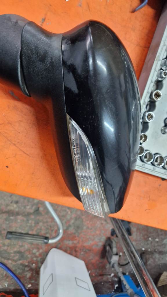 ford fiesta Zetec s / St line ecoboost door mirror passenger side 