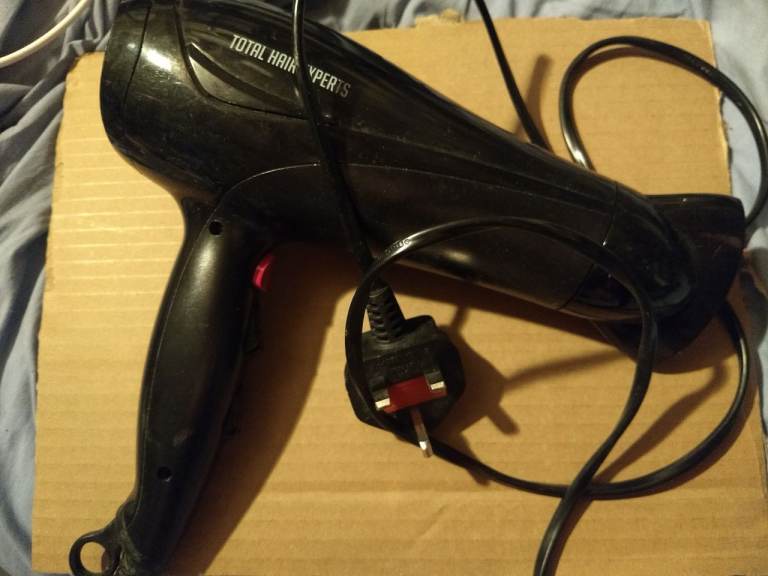 THX pro hairdryer 2200W. 3 heat settings