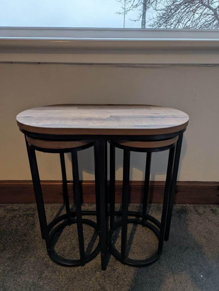 Oak Effect Round Set of 3 Nest of Tables