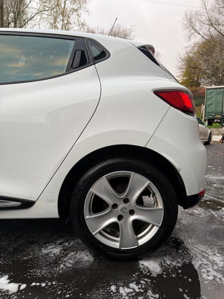 2015 Renault Clio 1.5 dCi 90 Dynamique Nav 5dr HATCHBACK DIESEL Manual