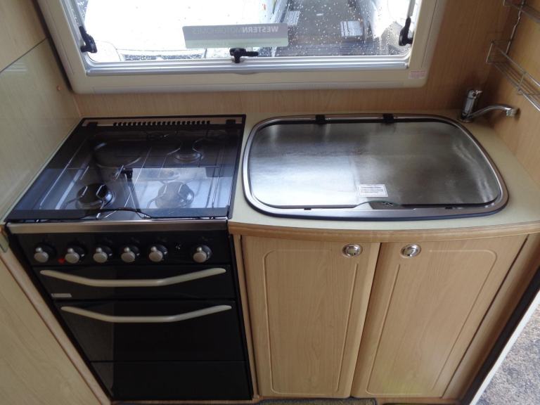 Auto-Sleepers Nuevo 2 Berth Peugeot Boxer DIESEL MANUAL 2004