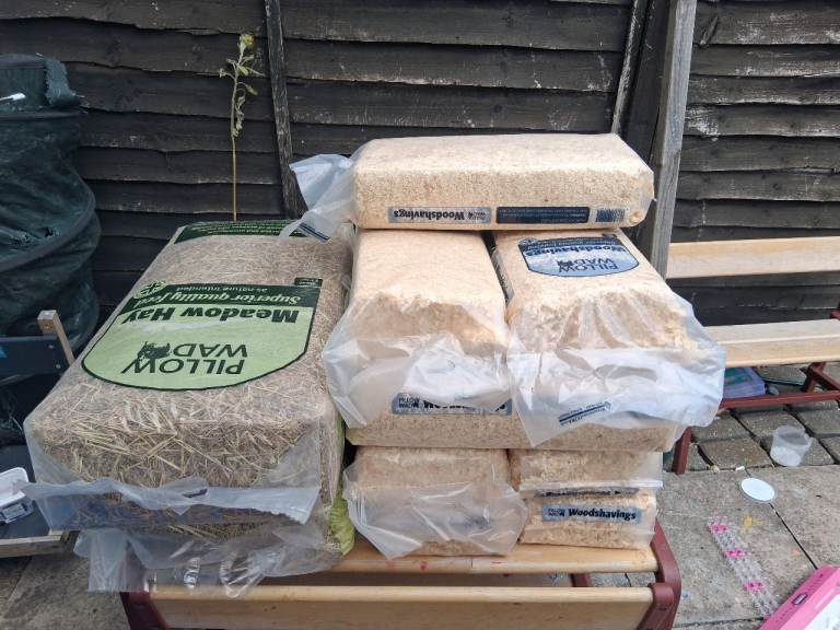 Woodshavings and hay