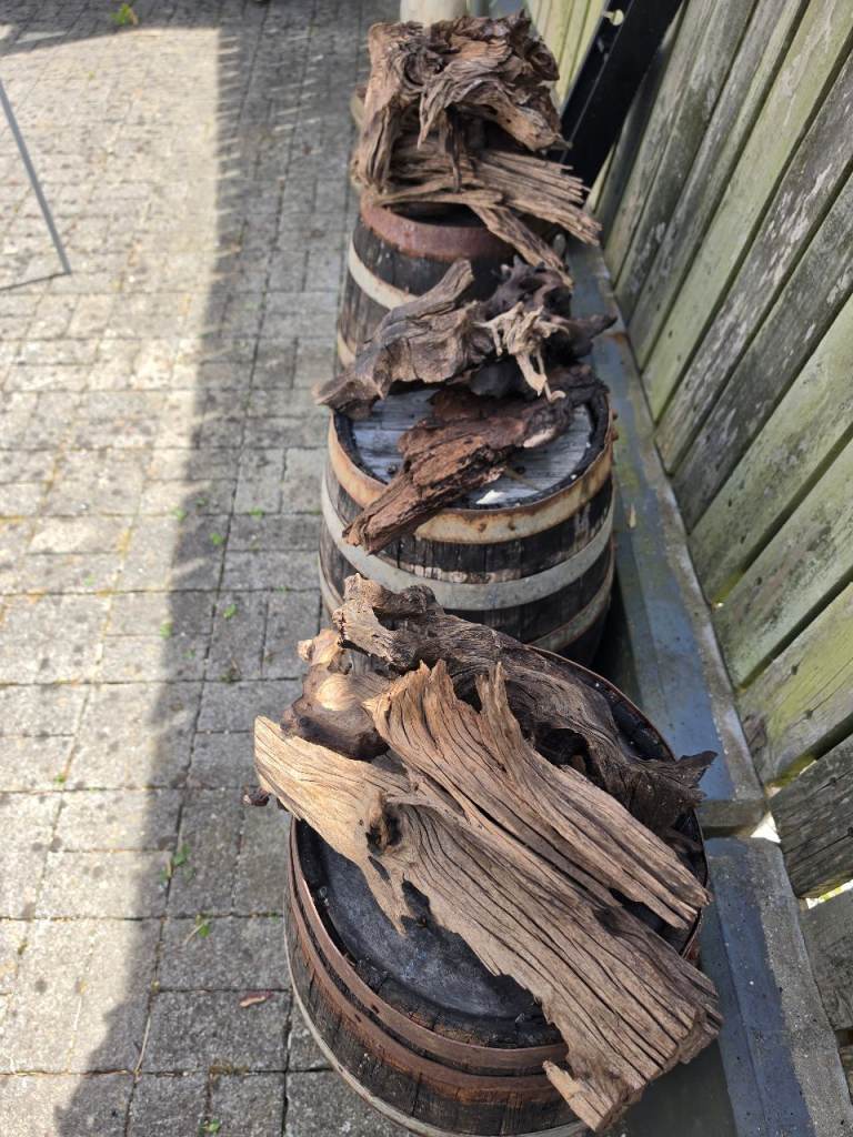 Wood suitable for fish tanks