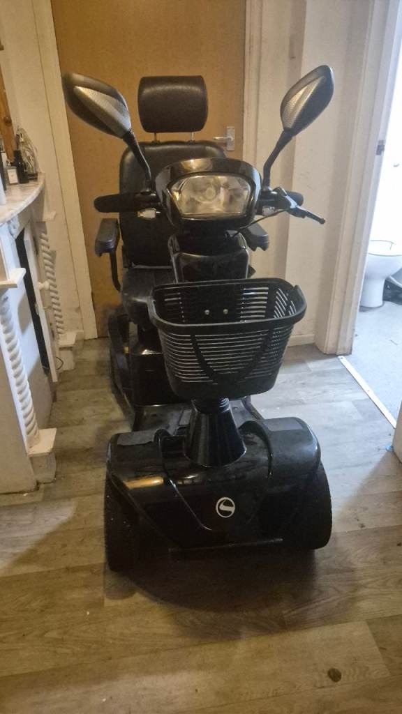 STERLING S700 MOBILITY SCOOTER