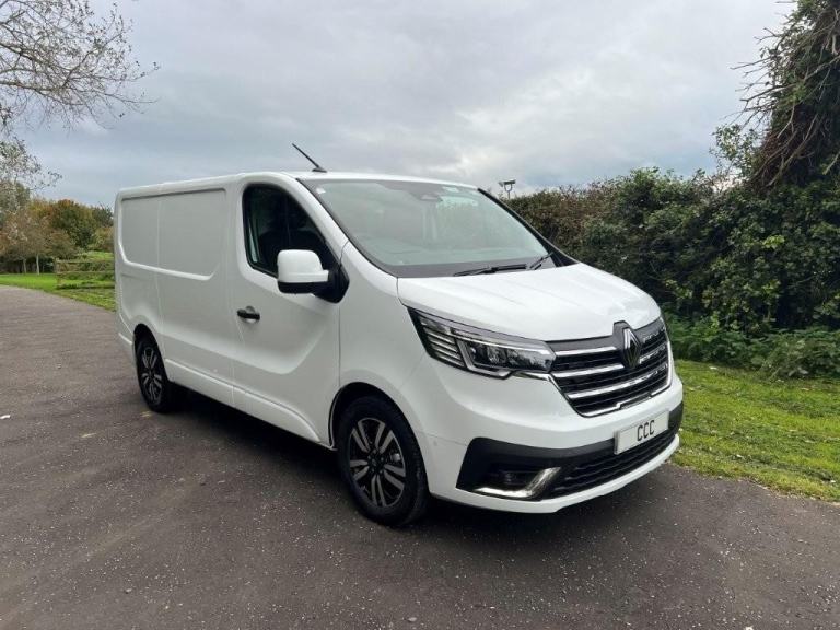 October 2025 Renault Trafic SL30 Blue dCi (170) Extra Sport L1H1 Automatic