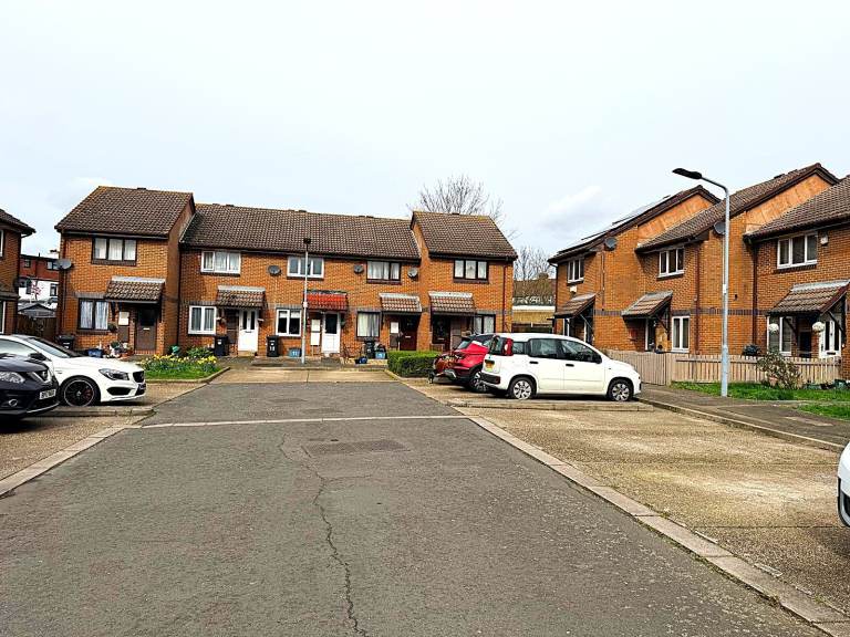 Excellent Condition prime location spacious 2 bedrooms semi-detached house- Goodmayes, Ilford