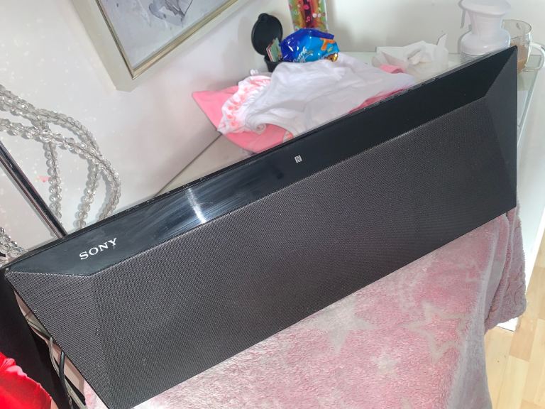 Sony CMT-BT60B Personal Audio System - Good Condition