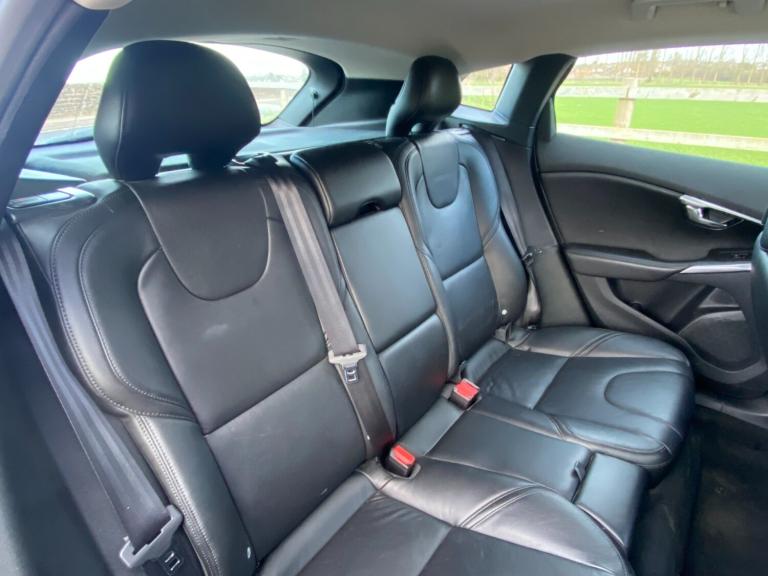 2018 Volvo V40 T3 [152] Inscription 5dr - Sat Nav &amp; Rear Camera &amp; Heated Seats HATCHBACK ...