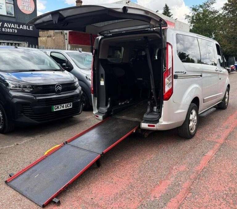 2018 Ford Tourneo Custom 2.0 310 EcoBlue Titanium 5dr Diesel Auto L1 Euro 6 (s/s) (130 ps).*6 SEA...