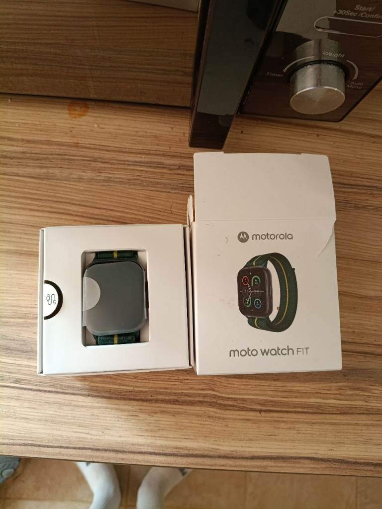 Moto Watch Fit