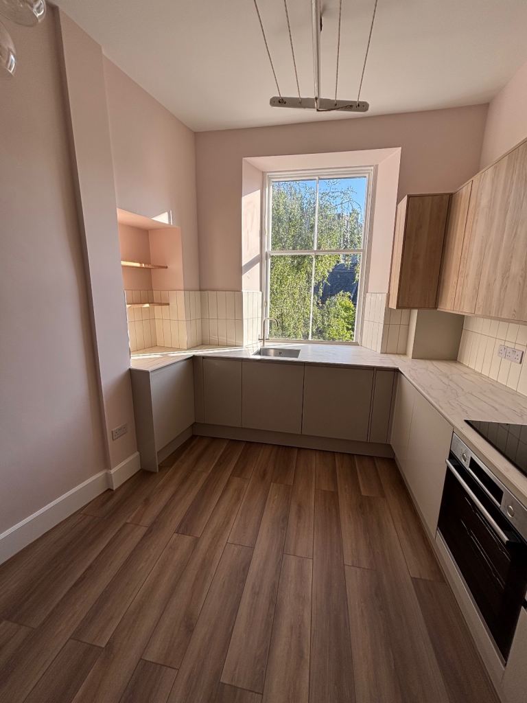 PAINTING & DECORATING  