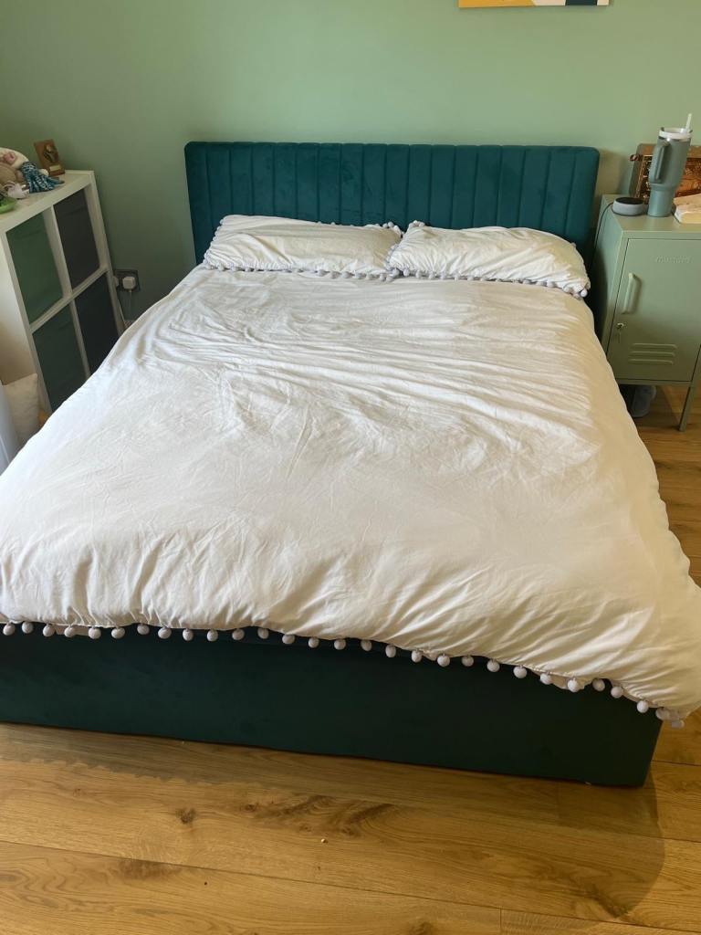 Double Ottoman storage bed 
