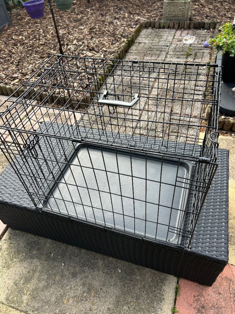 Dog crate